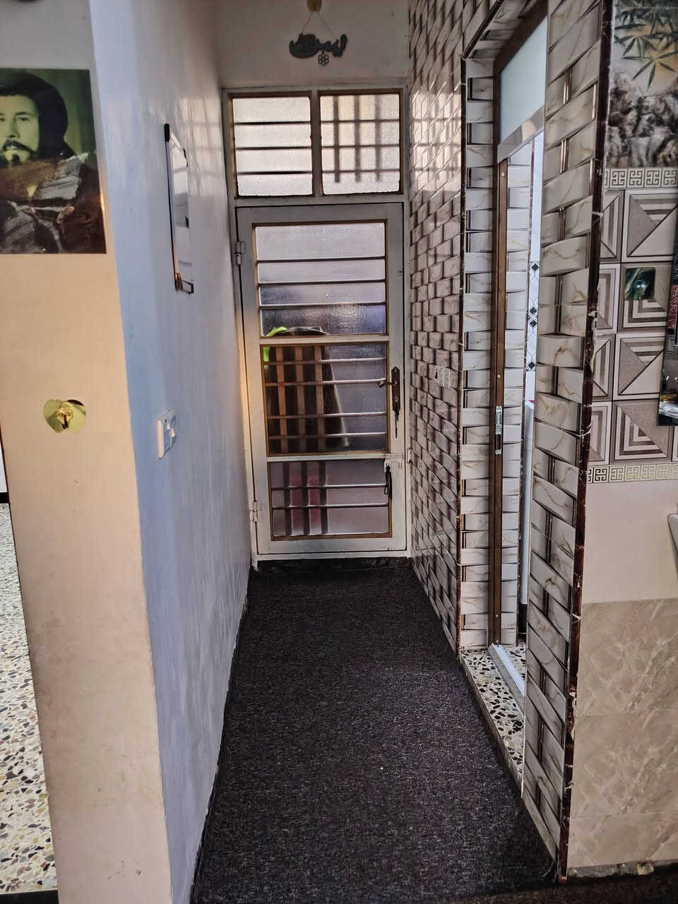 سلام عليكم بيت لبيع في جسر ديالى لقديم مساحة 100 سعر ٥٥ بي مجال قريب علة شارع لعرفية لخدمي ***********
