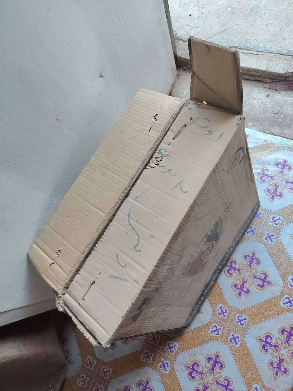 السلام عليكم اخوان متاح راديتر سايبا ٣ سراوات جديد بعده بالباكيت مامشدود سعره ٣٥ الف مكان بغداد تاجي ***********
