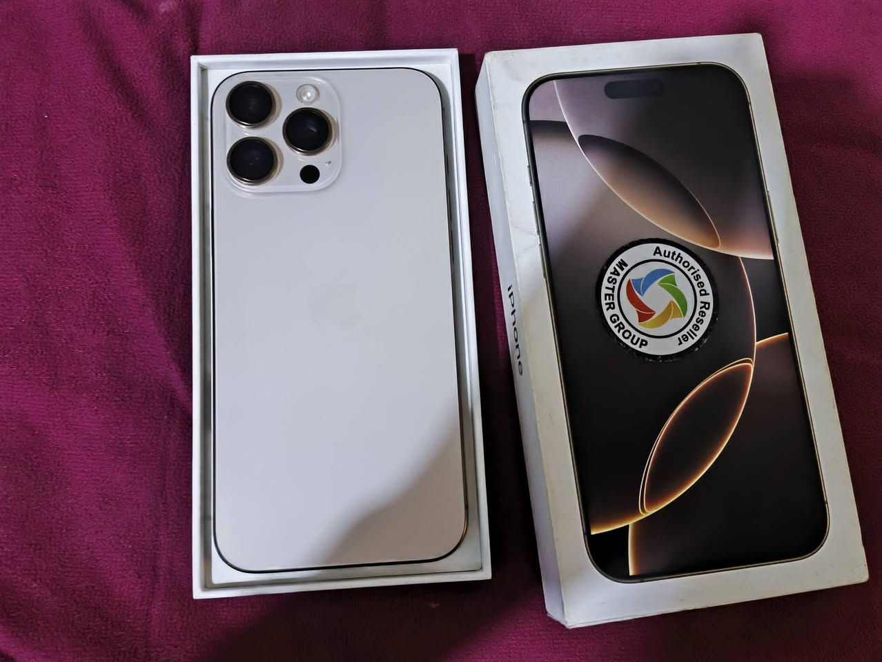 ايفون 16 برو ماكس ماستر جهاز نضيف 100% بطارية 95 ذاكرة 256 لمكان بغداد سعر مليون و 300 رقم ***********
