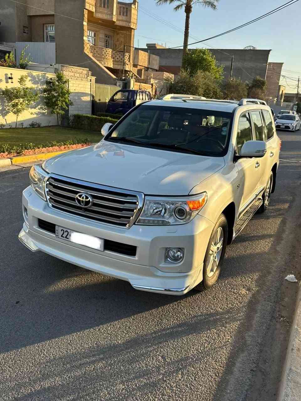 سلام عليكم 
لاندكروز 
موديل 2015
مكفوله كفاله عامه عدا رصعه مسحوبه بارد 
موصفات لكزز VXR
V8 5700
موصفاته 
فتحه سقف 
بصمه تشغيل 
بصمه ابواب 
حساس امامي 
حساس خلفي 
زراك لايت
جنطه كهرباء 
شاشه كبيره 
كامره دواره 
كشنات جلد 
كشنات كهرباء 
7 راكب 
3 قطع تبريد
ماشيه 127 كيلو
مكينه مكفوله 
گير مكفول 
بعد بيها هواي موصفات 
السياره جاهزه للاخير مابيها كل نقص 
رقم اربيل الجديد 
السياره ب اسمي 
مكاني بغداد البلديات 
ه‍  ‍***********
