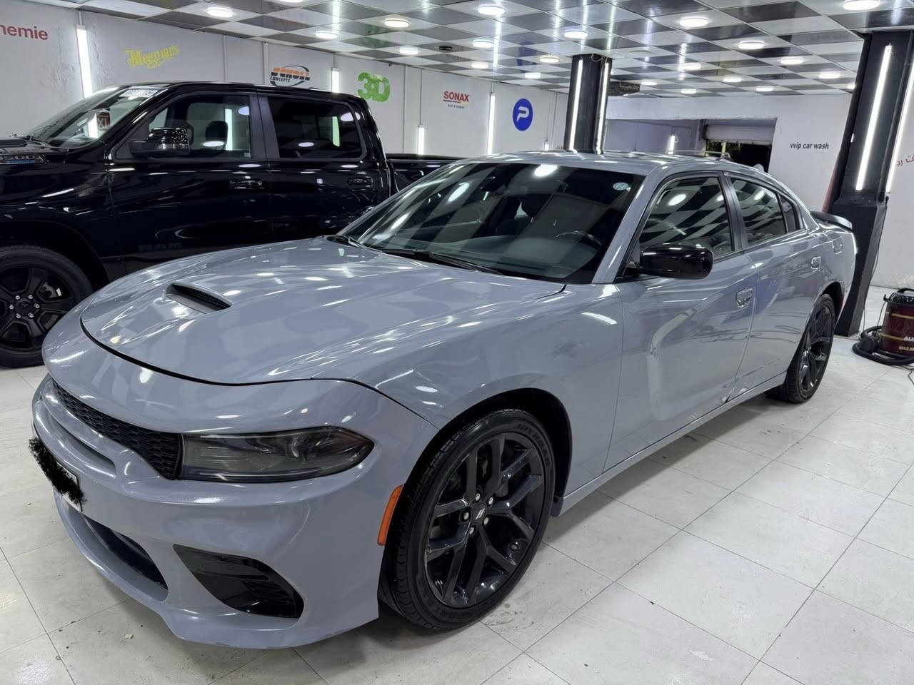 السلام عليكم بيع او مراوس
جارجر 2022 Sxt
رقم  اربيل باسمي 
لون  سموك فاتح 
سلايت فتحه سقف
كشن حضن
تشغيل عن بعد
حساسات 
كامره
ويل 20 بلاد 
السياره بيه بونيد صبغ فقط 
بدون دواخل 
باسمي شرط تحويل والغرامات والوكاله
صور الحادث مرفقه مع المنشور 
السعر 240 
مكاني كركوك
***********
