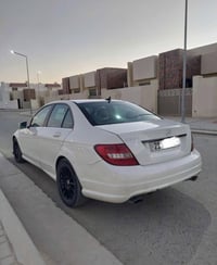 اريد مراوس مع دب 320 شرط جديدة وبلادية ما محورة ورقم بغداد شعدكم مراوس...