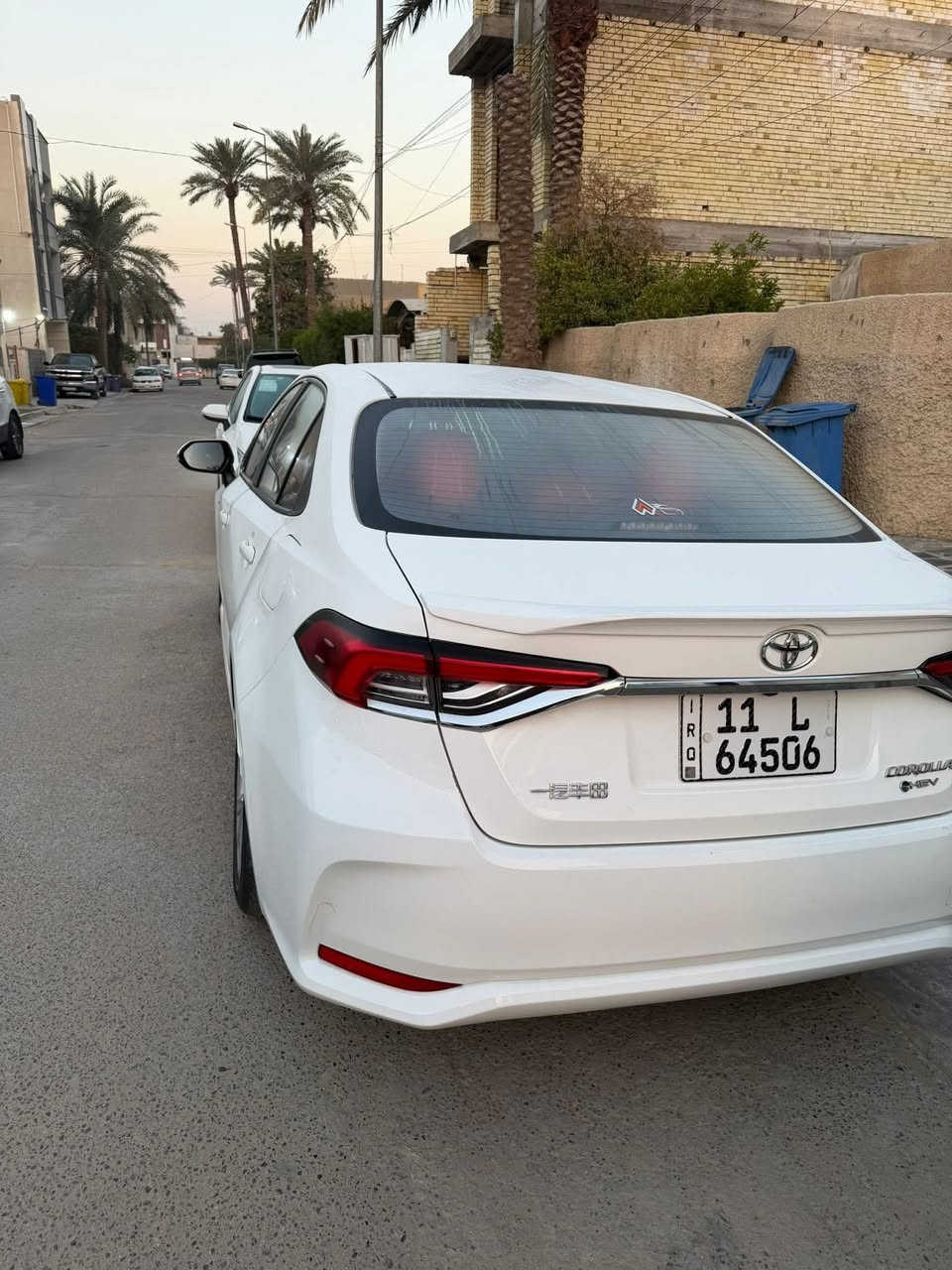 كورلا 2025 هايبرد وبنزين فول مواصفات شكد الخليجي ماشيه 23 الف كم بدون صبغ مكفوله داخل جلد احمر وكرسي كهرباء وشاشه جبيره كامره خلفيه بصمه وفتحة سقف قطعتين تبريد ورادار امامي وباقي المواصفات معروفه السعر٢٣٧٠٠مليون دينار مكان السياره اليرموك  او عامريه ***********
