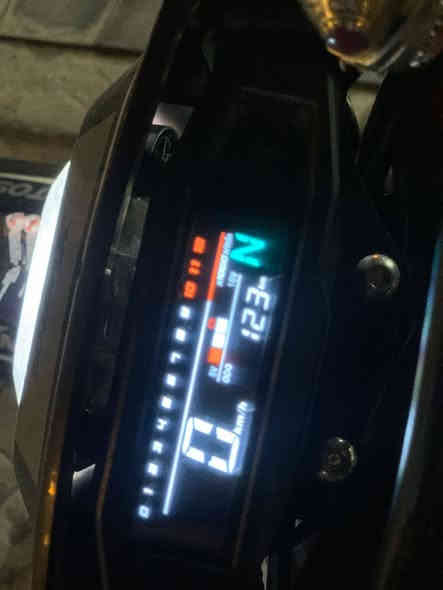 قفاز Xmotos اول بارحه نزلتها رقم اربيل تكاليف السفره مع التحويل مدفوعه ماشيه 123 كيلو فقط السعر 3ملايين و150 وبيها مجال حك الجيه مكاني الكاضميه رقمي *********** 

ملاحضه: سبب البيع ممنوعه الدراجات الرياضيه بلكاضميه اعاني من الدخول بغداد
