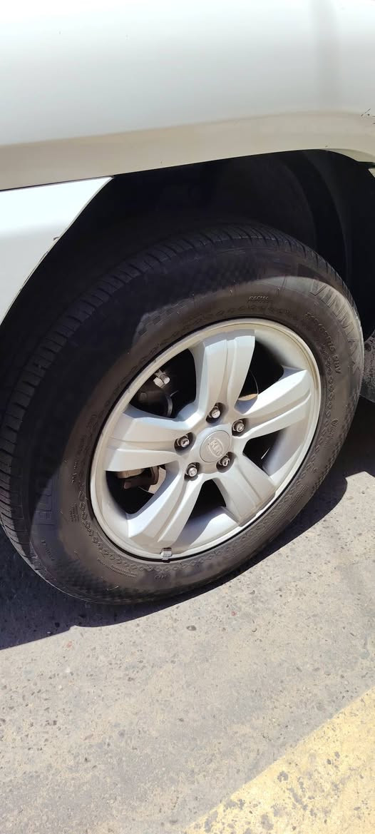 كيا سبورتج 2010 خليجي رقم اربيل
مكينة كير كفالة ( السيارة فول مواصفات خليجي )
فتحة سقف سلايت روف
مكينة 2000 دوش
داخل بيجي وصاج
دسك امامي خلفي
بلاجكتور امامي 
دبل كزوز
اي بي اس
صدر امامي خلفي جديد 
 كفالة السيارة ادامة عامة 
السعر 125ورقه وبيه مجال الشراي
المكان / صلاح الدين بيجي 
***********
