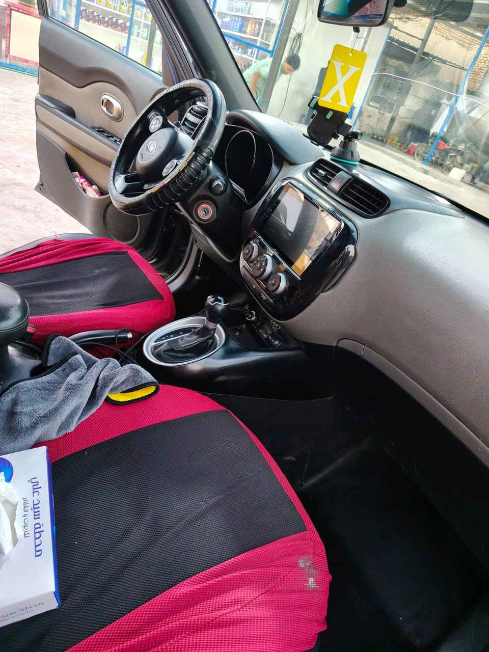 السلام عليكم
كيا صول م 2015
وارد امريكي 
ماشيه ١٧٠ الف
رقم بغداد انكليزي 
بسمي 
محرك ١٦٠٠
سياره مابيها نقص كامله 
تخم تاير 
عنواني بغداد
السعر ١٠٥ وبيها مجال
***********
