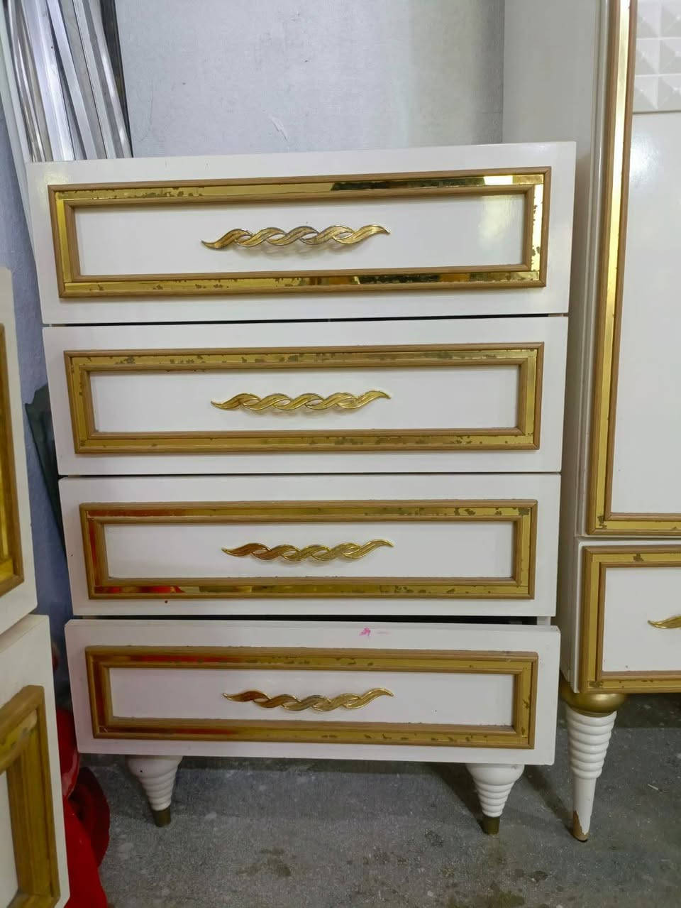 غرفه نوم تركي نظيفه لبيع سعر 650 شاري يخابر رقم *********** كركوك, العراق
