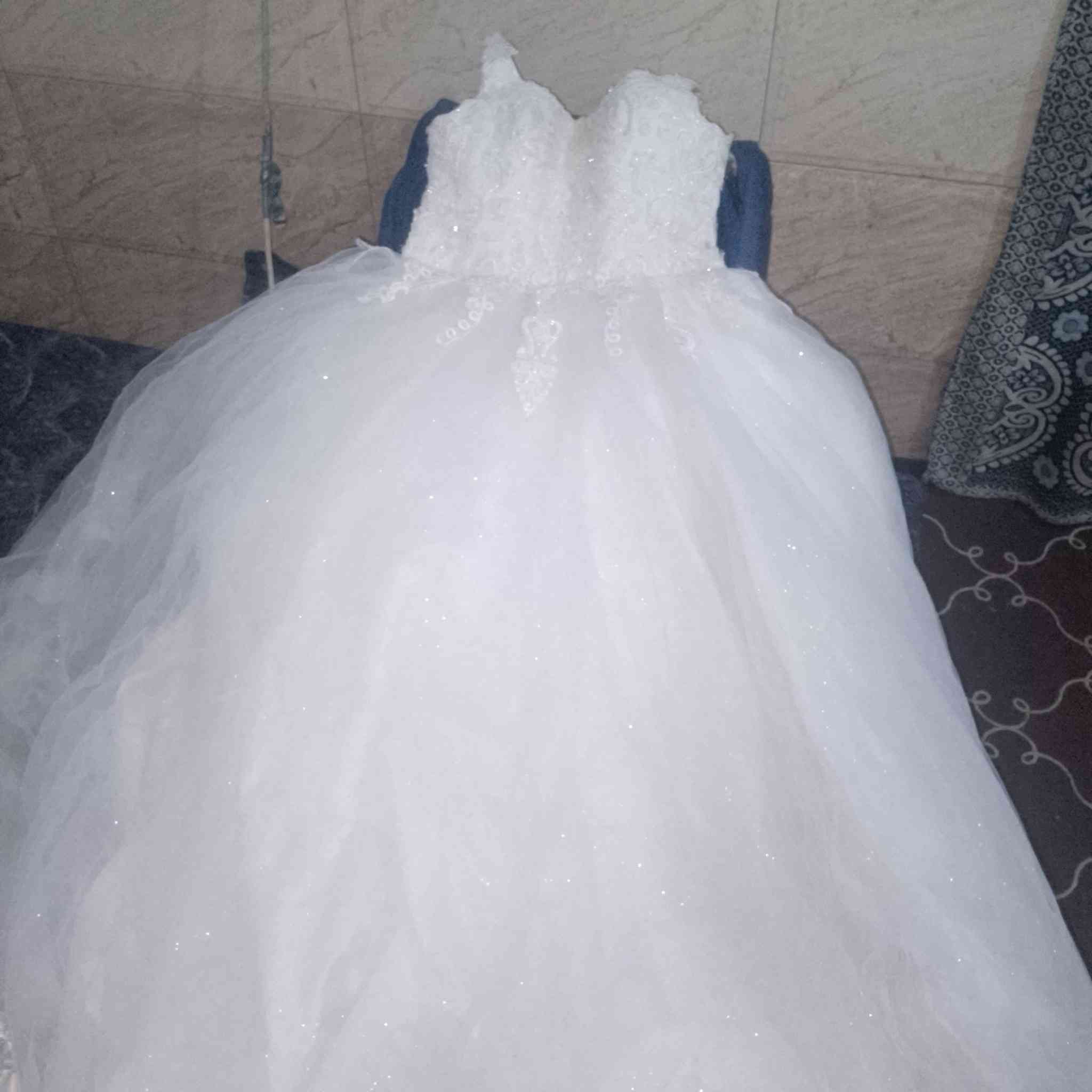 بدلت عرس للبيع كدام العين ماملبوسه مره وحده فقط
 معا دواخ وورده الموقع موصل حي صدام السعر 100وبيها مجال قليل وشكرا للجميع 🌹


**إذا كنت صاحب هذا الإعلان وتريد حذفه لأي سبب، رجاءا أرسل رسالة إلى الدعم الفني**