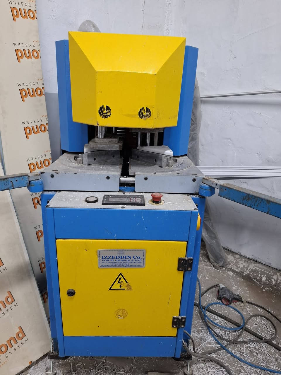 سلام علیکم للبیع   بۆ فرۆشتن
تاخم pvc شریکە عزەدین
سنگل بیلاد 45 وەرەقە
واتسئاپ ***********
