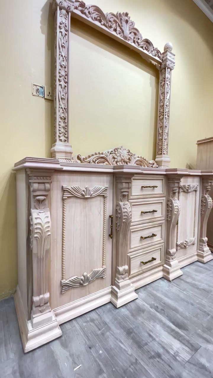 نريد اسم يليق بفخامة هذا الموديل 

وشتكولون شكد سعر هذا الموديل 🤔🤔🤔

شركة دارالملوك للاثاث العراقي 

للاستفسار الاتصال او مراسلتنا 

***********
