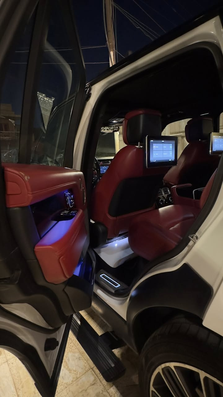 السلام عليكم ورحمة الله وبركاته 💐
(Range Rover Autobiography). 
موديل 2019 ( بصمتين ) الماني 
🚀 supercharge V8
طبعاً السيارات فول مواصفات ١/١ 
وابرز المواصفات راح اذكرها 
————————————————-
- بصمة تشغيل ( تشغيل عن بعد )
- ⁠فتحة سقف / بانوراما 
- ⁠ابواب شفط 
- ⁠ترحيب دخول واقتراب 
- ⁠كشنات مساج 
- ⁠كشنات تدفئة وتبريد 
- ⁠كشنات خزن + كهرباء 
- ⁠شاشات خلفية 
- ⁠دوس كهرباء 
- ⁠داتاشو 
- ⁠ثلاجة 
- ⁠نقطة عمياء + مري قلاب + شفط 
- ⁠خزن ذاكرة مقاعد 
- ⁠تجوه خلفية كهرباء 
- ⁠سقف شامو 
- ⁠ستيرن كهرباء 
- ⁠لايتات داينمك 
- ⁠جكات تصعد تنزل 
- ⁠مودات قيادة مختلفة 
- ⁠اربع كامرات 
- ⁠حساسات امامي + خلفي 
- ⁠جنطة كهرباء + شفط 
- ⁠السيارة اعلى مواصفات بفئتها وبعد بيها هواي مواصفات الجناية يعرفوها 
شباب السيارة مكفولة من الحادث والصبغ . دعاميات صبغ فقط اثر خدوش + بارد بسيط 
شباب السيارة من انظف السيارات بموديلها 
وبدون اي نقص جاهزة متصرف عليه دينار 
رقم بغداد الجديد هزة جديده😍

( مكينة - كير - كهربائيات - صدر ) كله تمام 

ملاحظة / الرقم مو للبيع / عليهة رقم ثاني 
ايظاً لوحة جميلة 
مكان السيارة بغداد / حي الجامعه 
السعر. ٤٦٠ ورقه 
للاستفسار 
 *********** ☎️
