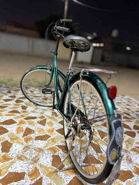 السلام عليكم
للبيع بايسكل حجم 26 
لون اخضر + وشم بل لون 
كل نقص مابي جديد جدآ 
استخدام شي قليل
 للتواصل *********** 
مكاني مقابل منشأ نصر شارع عمشه
