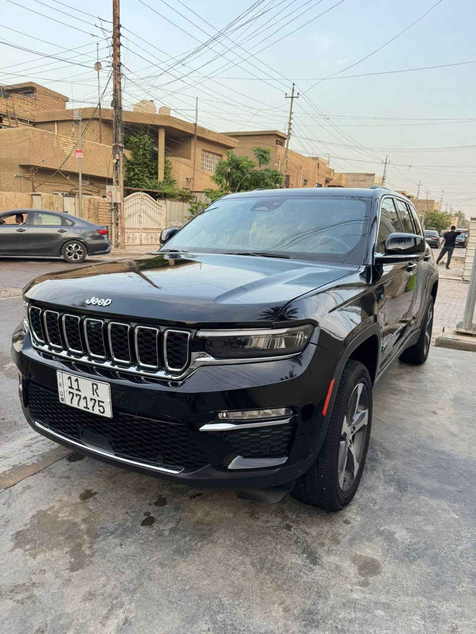 السلام عليكم 
للبيع 
جيب كراند شيروكي وارد امريكي
لمتد بلاص فول 1/1 
مواصفات
بصمة 
بانوراما 
جلد
تدفئة + تبريد كشنات
تدفئة ستيرن
ستيرين كهرباء
ذاكرة خزن
كشنات كهرباء 
بردات خلفيه 
دمام 
دفع رباعي 
حساسات
كامرات 360 
ويل 20
اشاره بالمري 
حساس بالمري 
شاشة كبيرة
محرك 2000 تيربو 
بلاكن = كهرباء + بانزين
رقم بغداد 
ماشية 8000
حادثها حرق البنيد والجاملغ
سونار للسياره جديد 
السعر 275 وبيها مجال  
العنوان بغداد الدورة 
للاستفسار ***********
