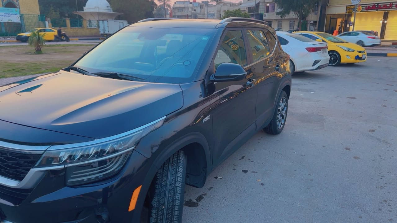 كيا سلتوس موديل2022
رقم اربيل... بأسمي    
اللون اسود
/ محرك 2000دوش                    
/دفع رباعي
/ثلاث وضعيات قياده    
1/سمارت
2/نورمال
3/سبورت 
/تدفئه كشنات 
/رادار امامي 
/حساسات 
/لد امامي  
/لد خلفي 
/قيادة ذاتية
/توقف ذاتي 
/كاميره خلفية 
/نضام اوتو ستوب
/فول تحكم استيرن
/اشاير بل مري
/نضام نحدار الجبلي
/نضام التحذير عند الخروج عن المسار  
/حساس اطارات
/نضام اوتو لايت.يعني الايت يشتغل تلقائي بل ضلمة
/نضام إنطفاء ذاتي للمحرك في الازدحام
/مانع انزلاق
/مثبت سرعة  
ABS/  
شاشة كبيرة تدعم نضام ابل كار بلي +اندرويت اوتو
السيارة فول بصمه فتحة سقف تشغيل عن بعد
السياره خير من الله 
وارد امريكي ((حادث... شباك امامي ولايت مثل ممبين بالصور بدون ايرباك بدون قطع صبغ)) 
السعر 170 وبيه مجال
مكان سيارة الاعظمية ***********
