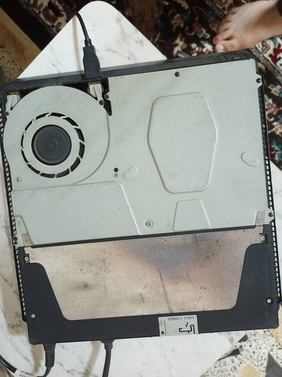 السلام عليكم . بلي 4 مهكر اسلم ذاكرة 1تيرا .  مع جوستكات عدد 2 مع كامل ملحقاته مع العاب محمله داخل الجهاز فيفا 26 مع. Assassin Creed Mirge مع .Assassin Creed Valhalla . مع Red Dead . وبعد هواي العاب . الجهاز نظيف شخط مابي مامفتوه تجي تفحصه إذا مفتوح يرجعن فلوسك السعر 325 قفلللللل . الرقم *********** بكاني البصرة .
