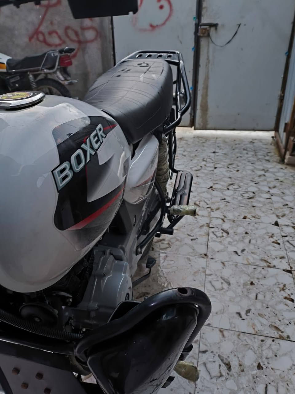 سلام عليكم شباب درجه بوكسر موديل 2023طالع بل 25 درجه حيل نضيفه و ما مفتوحه درجه سنويه 2450و بيه مجال الله شاهد محتاج وريد ابيع***********هذا بيه وتساب وخذا ثاني***********هذا مفتوح اتصال
