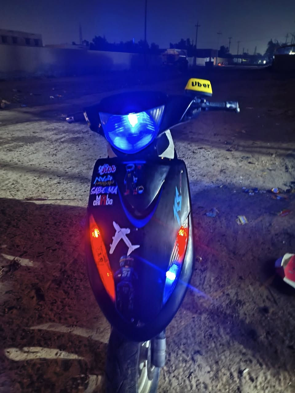 سلام عليكم دراجة ماكس عدله  للبيع الدراجة كاملة مابيهة نقص بس هندر كهربائيات كاملة مابيهة نقص الدراجة خير من *********** الله كلجات رياضي شلعة ومعد
