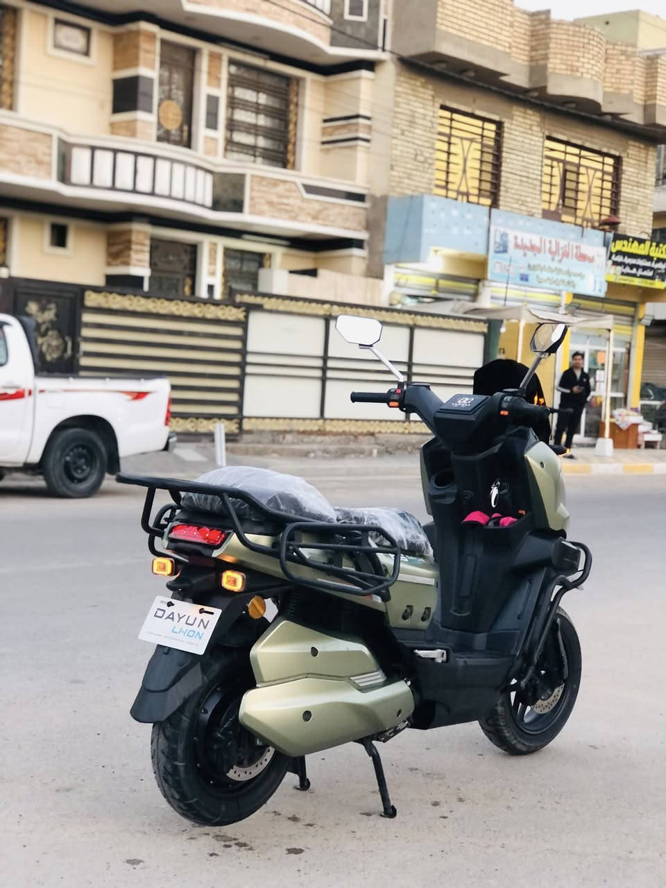 سلام عليكم
.دراجة شحن 

دراجه اباجي وكاله دايوان 

موديل 2025 شهر ل10 شكل جديد بعض ناس يسمونه شبح

مواصفات ؟

تشغيل : سويج ريمونت عن بعد تشغيل بنظام كرت 

بريكات : دسك امامي خلفي هيدروليك 

ملف : 2000

بطارية: ليثيوم تمشيك 70 كيلو حقيقي 

كير : 3سرع نظام البك يعني (D:R ) ونظام الوقف p

سرعه : 100 

بيه سماعه بلاديه من شركه يعني كبل تكنك عليه من جهاز وتشغل ..

رجاءً سوك كلشي بي

 اكو نفس شكل بس تجي زغيره ولدرع كلاوات هاي نزلت اول وجبه وخاصتاً من وكالة دايوان يعني معروفه وهاي القطعه كلش قليله وماكو بسوك .  

العنوان بغداد الغزاليه

رقم الهاتف : ‭0787 075 9296‬
