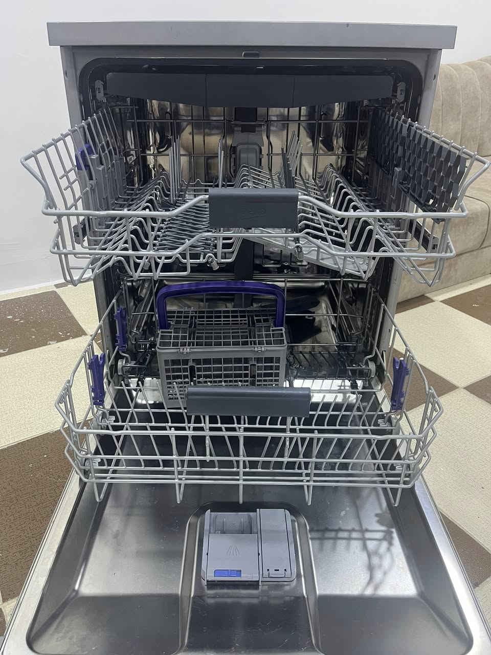 غەسالەی قاپ شۆرین بۆ فرۆشتن ماڕکری beko 
لۆکە نوێ حیسابە بۆ فرۆشتن لەگەڵ سپلیتێکی یەک تەن و نیوی


**إذا كنت صاحب هذا الإعلان وتريد حذفه لأي سبب، رجاءا أرسل رسالة إلى الدعم الفني**