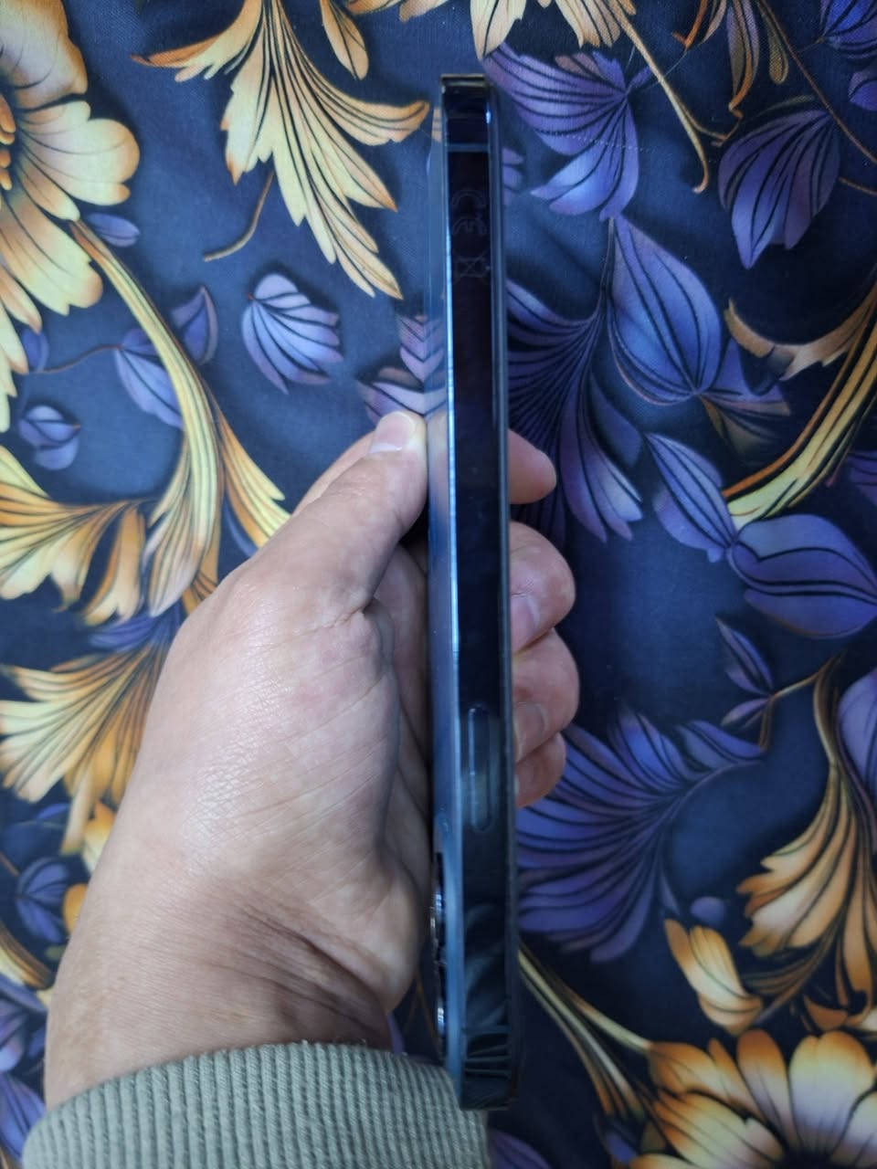 سلام عليكم تلفون 12 برو مكس لبيع *********** السعر 350 ابيه مجال بصيط
