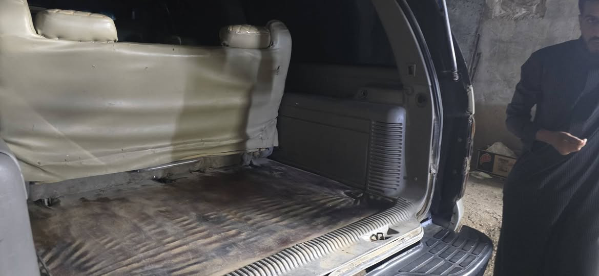 لسلام عليكم ادوات موديلها ماعرفه ااسياره بيها كير ومحرك الله يشهد جدد ماكو بجدادتهن بيها صدر 100/100 لونها اسود مصبوغه ابيض داخلها مدوشم نضيف كهربائيات شغاله باتري اايوم شديته جديد تبريد شرط ثلج نقصها فقط تايرات سعرها قفل 29 مكانها محافظه ديالى 
للاستفسار ***********
