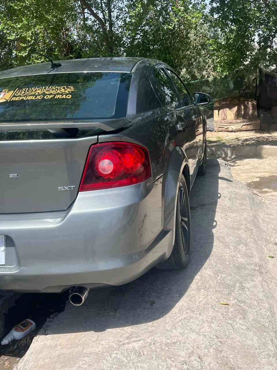 السلام عليكم 
من رخصت الادمن 
دوج افنجر ٢٠١٣ للبيع او المراوس 
محرك ٢٤٠٠ 

منظومه غاز اييالي ٦٠ لتر 
عليها برمجه اوكتان ومراوح ( دير بانزين عادي وامشي )
مواصفات sxt 

حادثها جامليغ وشويه بخشم البنيد من يم الحاملغ 
وهنا بيها الجاملغ الثاني طخه بسيطه وامصلحه بارد 
السياره لا لغود ولا شواصي ولا تكم بيهن ضرر ليبل واحد من الدعاميه للدعاميه 

رقم بغداد بأسمي سنويه 

تبريدها شغال وخير من الله بروده بس صار بي ليك من الصونده الي تطلع من الكمبريسر رحت سويت وحده كبس وهم بيها ليل وعفته يعني يرادلها وحده بلادي يرجع طبيعي وخير من الله وهسه يشتغل هوه بس امبين بس نقص غاز لان جهة بيها وجها مابيها 
القماره بيها جراد والبنيد بس خفيف يروح بالبوليش 
اسف على الاطاله بس هذا كل الي بيها 

*********** واتساب موجود بس 
وهنا موجود عالخاص دز واستفسر اكثر 
السعر ٨٧ ورقه وبيها مجال كلش بسيط 
مكاني بغداد ابو غريب الزيتون
