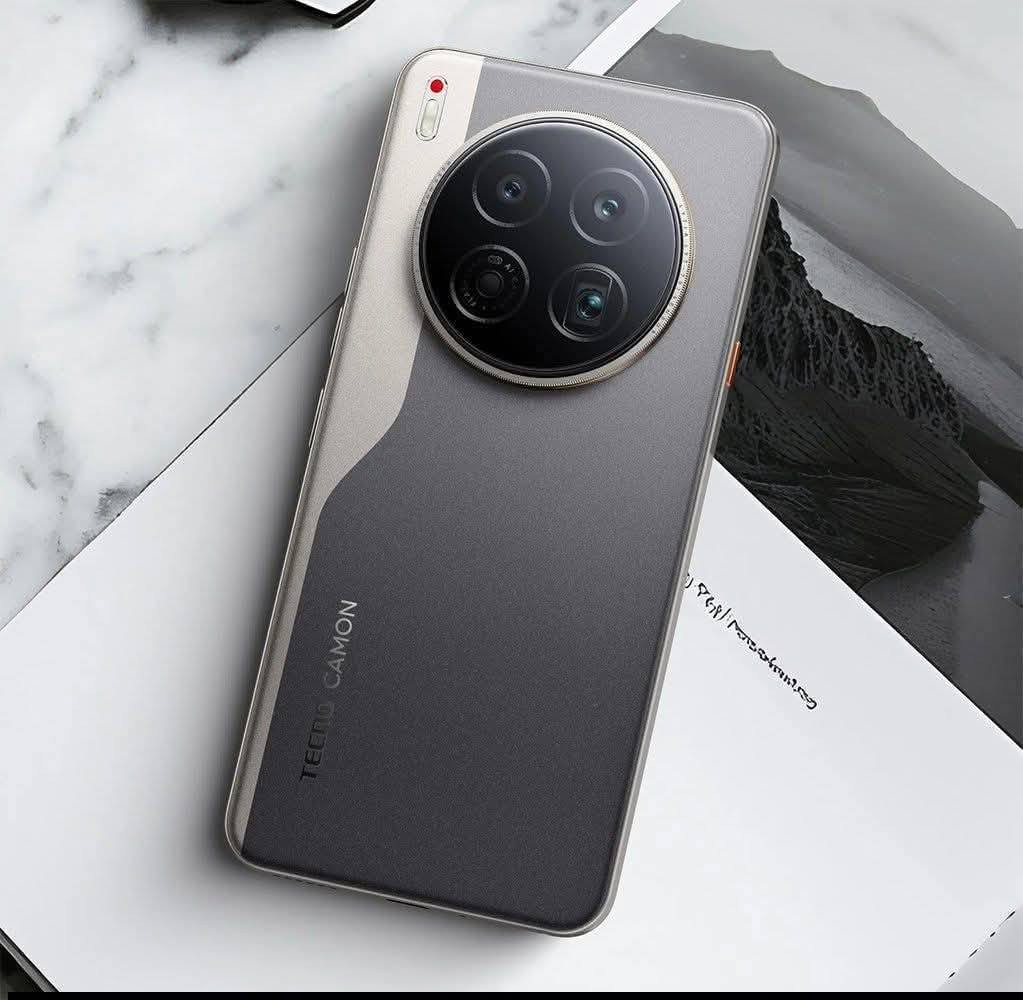 السلام عليكم
تكنو كامون 40 بريمير 5g جديد استعمال  3اشهر فقط 

مواصفات الجهاز
شاشة بدقة 144 هيرتز 1.5k
معالج ميديا تيك 8350 بدقة 4 نانومتر
كاميرات ثلاثية بدقة 50 ميكا بكسل مع عدسة تقريب جيروسكوب
ذاكرة 256 رام 12+6
يشغل ببجي 120 فريم
يحتوي على زر الذكاء الاصطناعي
مقاوم للماء والغبار بمعيار ip 69 و68
ملاحظة . اللون المميز 
الجهاز للبيع بسعر 400 الف مجال  قليل
موصل ايسر


**إذا كنت صاحب هذا الإعلان وتريد حذفه لأي سبب، رجاءا أرسل رسالة إلى الدعم الفني**