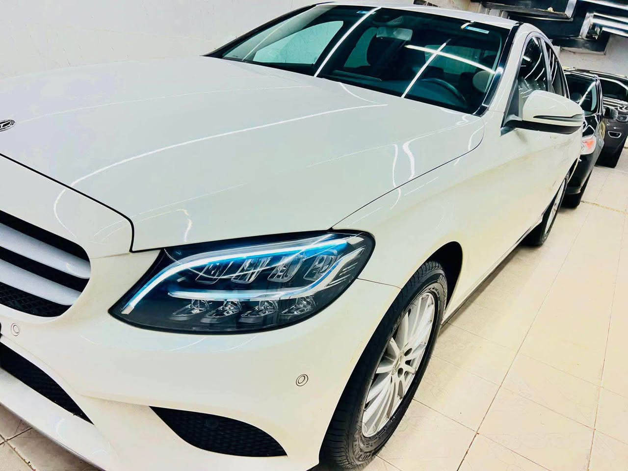 Mercedes-Benz C180

  Model 2020 

  ONLY 23 .000 k,m 

   Like zerooo 👍

__السيارة بحالة الزيروو 

__دهان المصنع بالكامل 💣

__ صيانات منتظمة في التوكيل👌

__ طبقة حمايه بروتكت مي بالضمان 

__ طقم كاوتش جديد لسه راكب 

__للإستفسار يرجي الاتصال 

_ 01005855463
_01001310359
_01013200048

📌📌العنوان 220 شارع الحجاز مصر الجديدة معرض المنياوي موتورز


**إذا كنت صاحب هذا الإعلان وتريد حذفه لأي سبب، رجاءا أرسل رسالة إلى الدعم الفني**