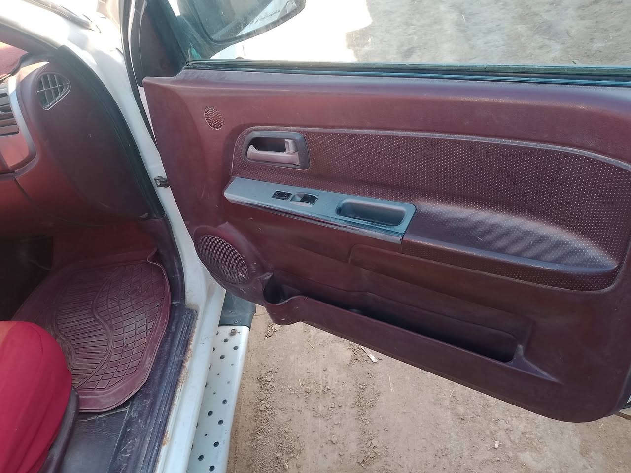 السلام عليكم سياره كريت 2015البيع سياره مكفوله حداديه طخم تأير  مكان ناصريه سعر78لاستفسار على هذا الرقم ***********
