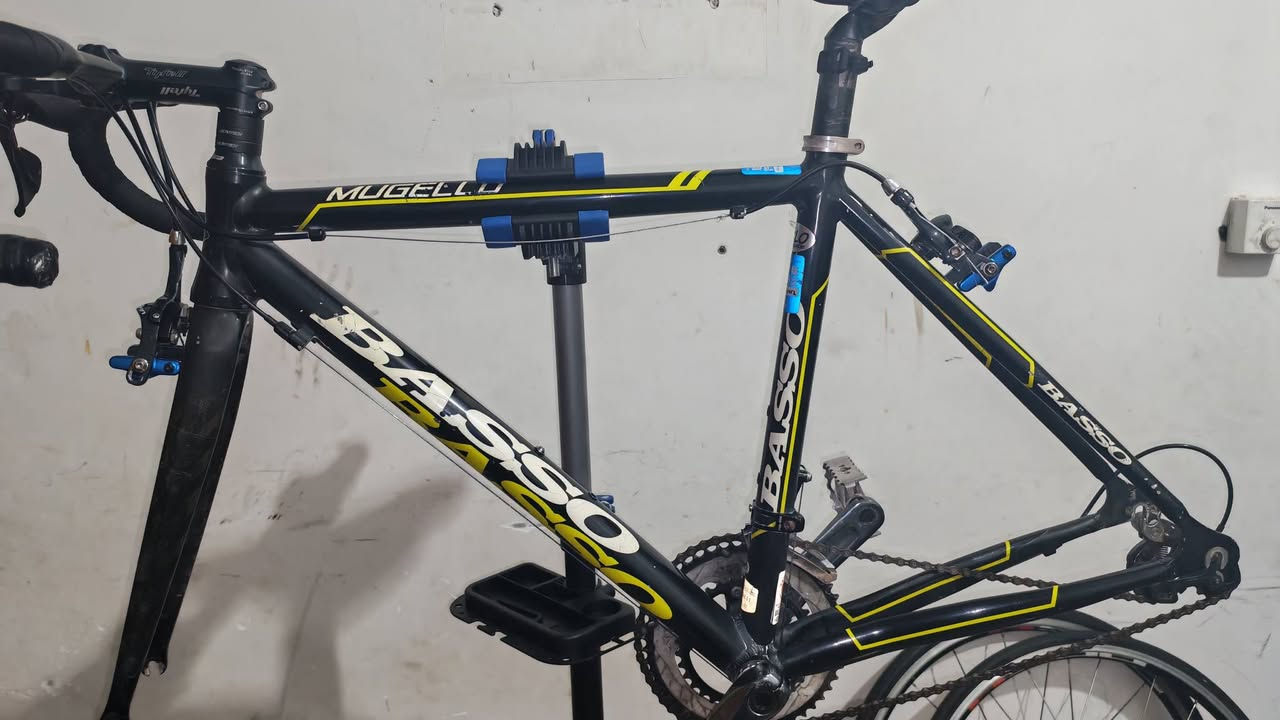 فقط فريم للبيع
فريم باسو Basso mugello رود
المنيوم ماركة ايطالية 
ماشة كاربون فايبر 
السعر 120 وبي مجال


**إذا كنت صاحب هذا الإعلان وتريد حذفه لأي سبب، رجاءا أرسل رسالة إلى الدعم الفني**