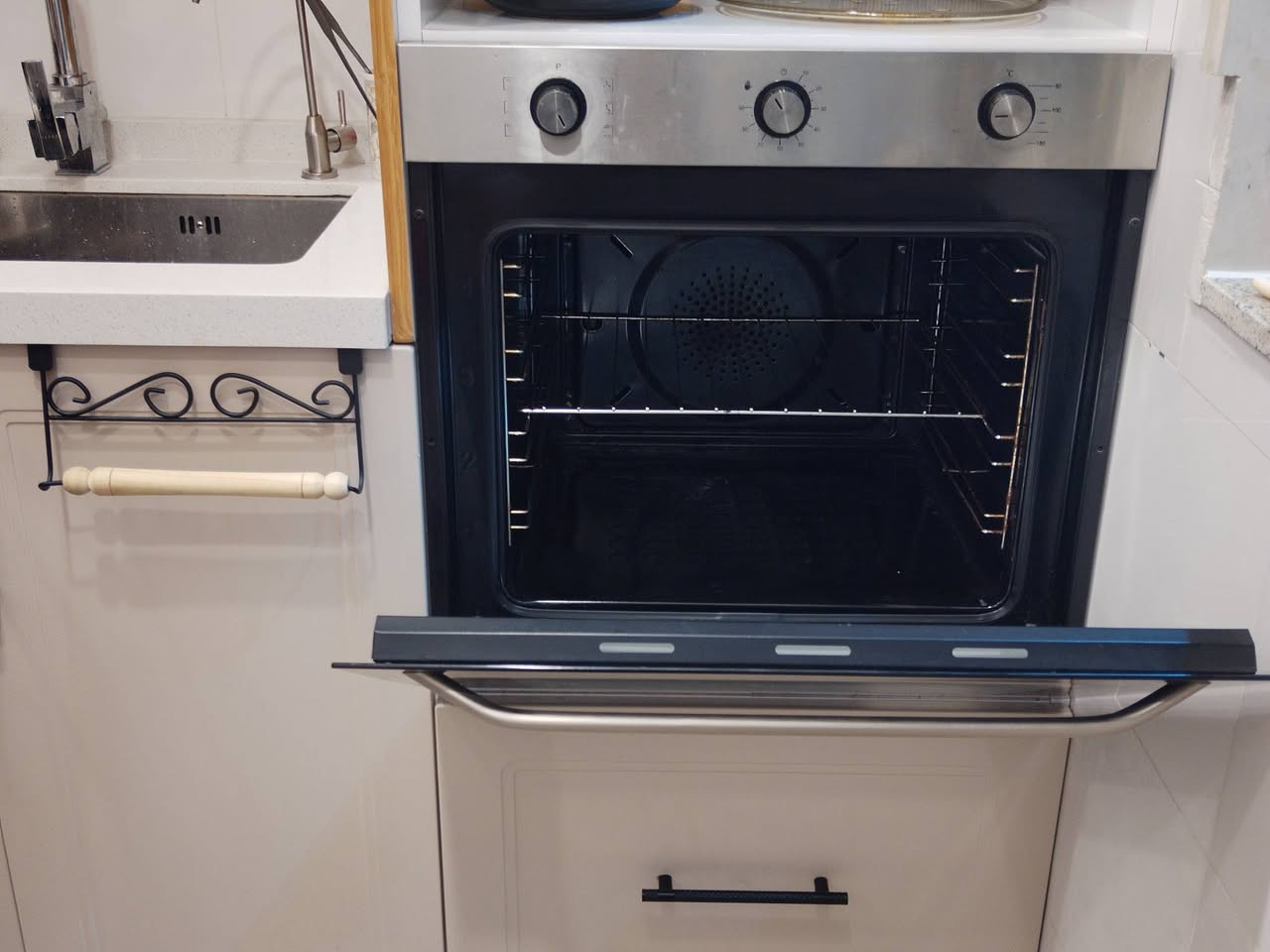 اوڨن للبيع نظيف
ماركة BOSH
السعر ١٥٠
للاستفسار خاص او اتصل على ***********
