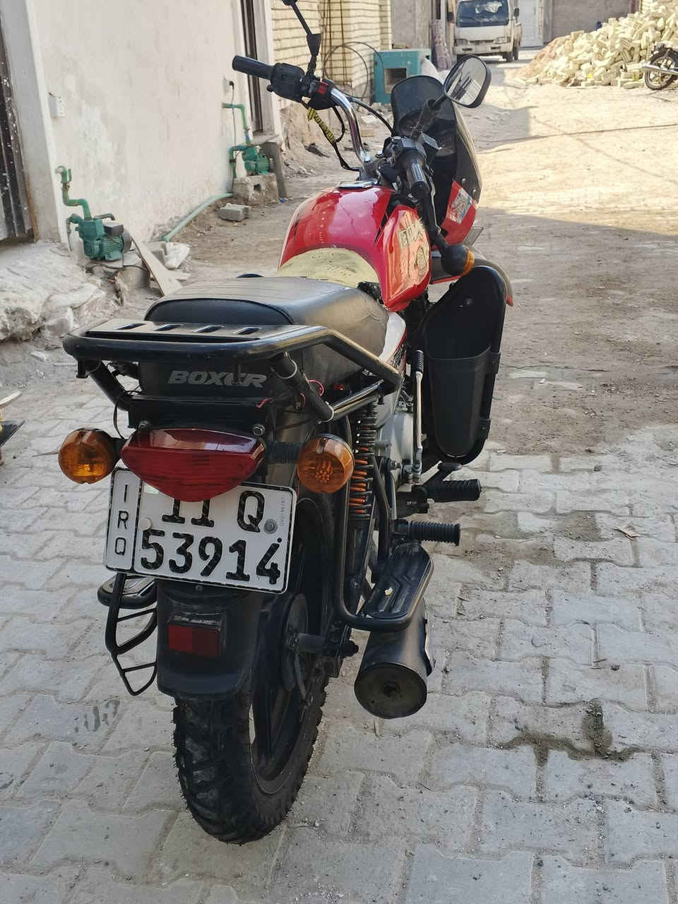 بوكسر 21 طابه ب 22 دراجه نضيفه ما متعوبه من الدوام البيت عنوان بغداد سعر 2000 بيها مجال شي بصيط ,***********
