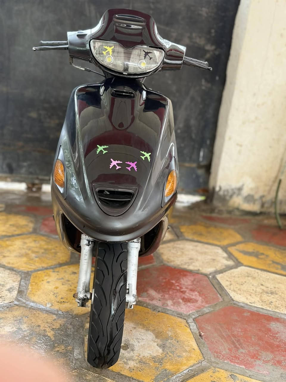 السلام عليكم 
دراجة فراشة للبيع 
الدراجة كاملة كل نقص مابيها 
كلوبات لد 
اشاير قفل ستيرن قفل جنطة كلهن شغلات 
محرك مكفول من الفتح 
السعر 550 وبيه مجال 
العنوان بابل محاويل 
للستفسار 
***********
