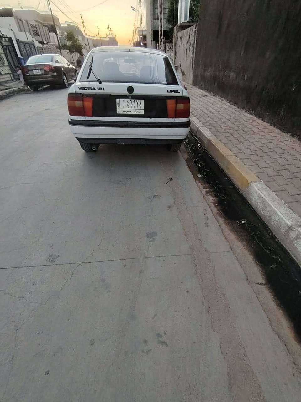 اوبل فكتره ١٨ جنطه نظيفه رقمها كركوك الف بيها بطاقه بنزين سياره حلوه مال بيت سعرها ٣٠ ورقه وبيه مجال السياره مو مشروع وطني صاحبها موجود السنويه ساقطة تقريباً 4سنوات المحرك بي صرف شويه مو هواي العنوان كركوك حي العسكري 
***********
