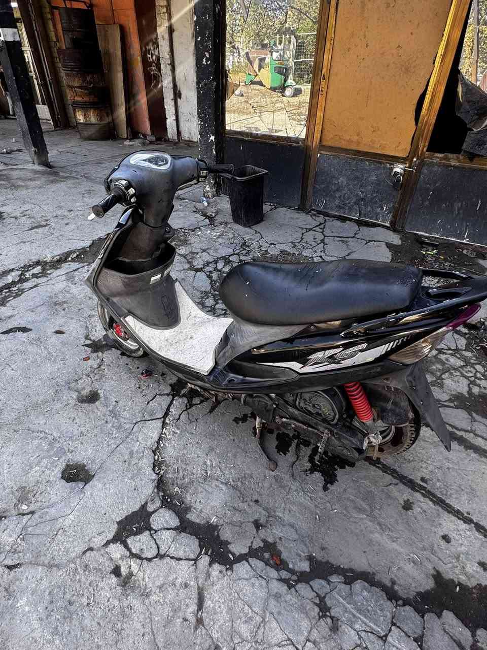 سلام عليكم عدلة مال رمبة قبل شهرين منزليها كله ختم واحد وي مكينه مابيه اي نقص من طول الطول كله اصلي بس بيها خيط دخانه ومن تحمة يروح مكاني بغداد جديده ***********
ب750وبيه مجال قليل
