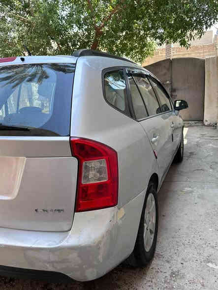 السلام عليكم سيارة كيا راندو سبعة راكب ( 7 راكب ) 2008 رقم انبار دولي الجديد ،، السيارة وارد امريكي سنوية باسمي وهزة جديدة ،، گير ومحرك مكفولات ( التبريد عاطل ) شاشة حديثة وكامرا كهربائيات كلها شغالة صدر نظيف،، تخم تاير حادثها من امريكا جاملغ خلفي جهة السايق بدون دواخل بچم كبس ،، السعر 88$ وبيها مجال العنوان بغداد الدورة *********** 
ملاحظة موجود فيديو كامل للسيارة بغداد
