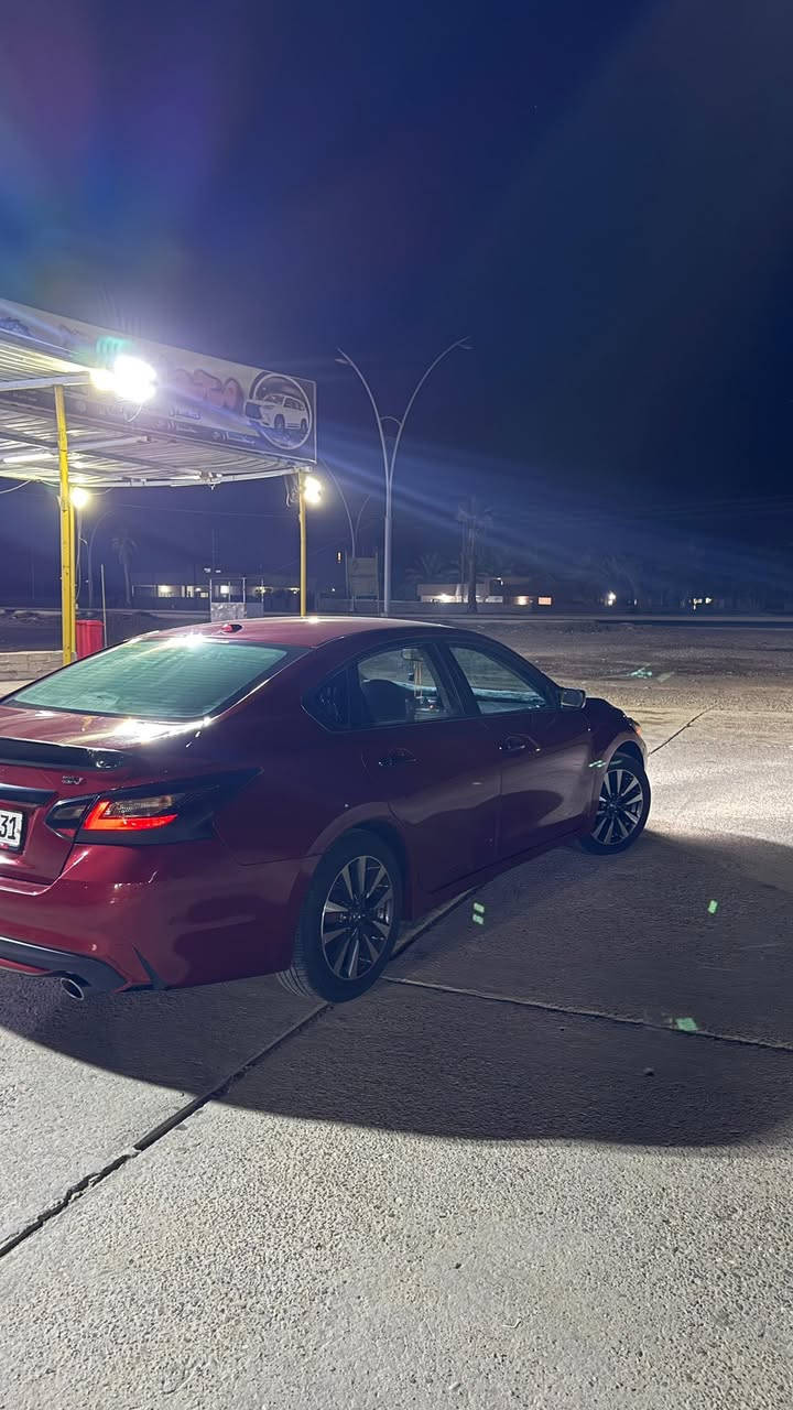 السلام عليكم 
التيما 
2017 فئة SV
ضررها جاملغ وبنيد مثل ما موضح بالصور 
سنويه لل 26 السيارة بسمي 
ماشيه 150 الف كيلو 
تبريد منضومه جديده ، باتري جديد 
دبلات وقواعد دبل واذاين محرك جدد
 تخم تاير جديد 
براد كير بيها السيارة 
السعر 130 وبيها مجال 
منضومه بانزين علية ادامة كاملة
رقم الهاتف ***********
