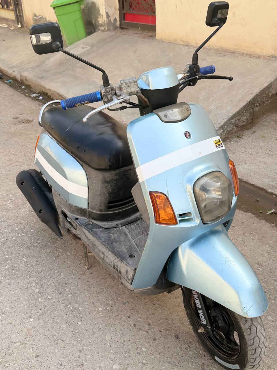 السلام عليكم دراجه ماكس بوليس لبيع نقص سلف فقط اشاير كلوبات كله شغال ماكو اي نقص تايرات جديده مكينه ما مفتوحه برغي بيها السعر 500 وبيها مجال حك الجيه راسلني أو اتصل *********** المكان الخالص هبهب
