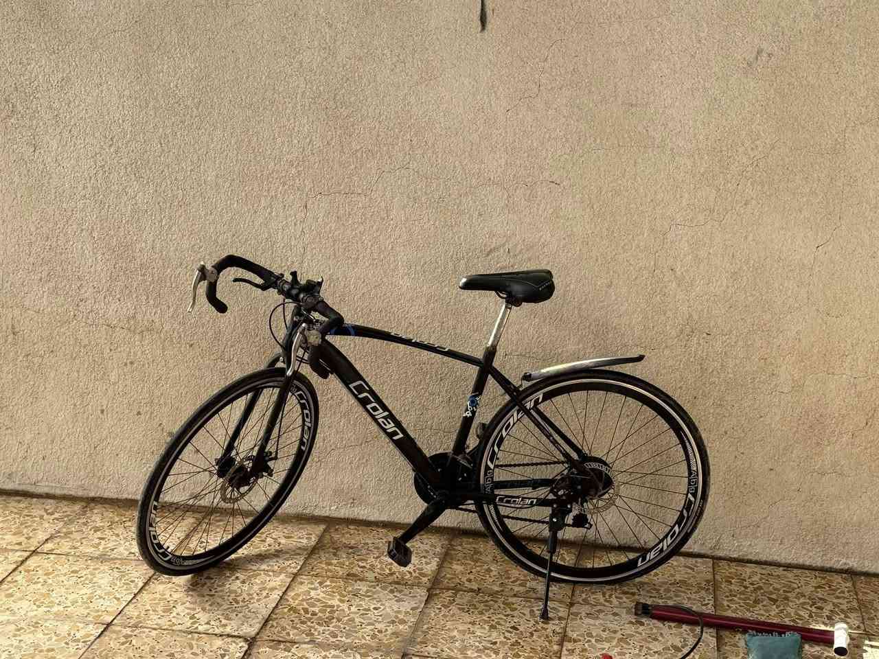 بايسكل رياضي جاهز 9نمر 8سرعات مفول تجي بس تركب بيه ماناقصه شي*********** مكاني الجزيره شط العرب
