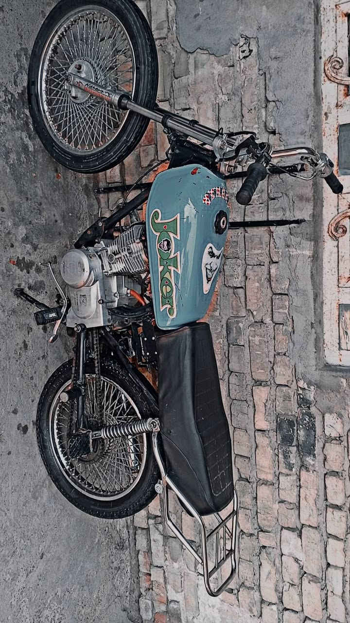 يا الله
السلام عليكم

دراجه ٤ كير بدون أوراق اكفلها سرقه
 اتصل وبيك خير وتدلل ***********
سعرها ٢٥٠ بيها مجال قليل 
محرك خير من الله 
الحسينيه الراشديه
