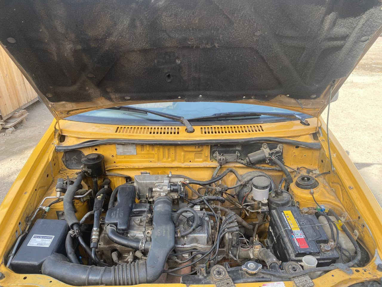 السلام عليكم سايبا موديل 2011 سياره جاهزه من كلشي كير ومكينه مال كيه برايد البارحه شديتهن شواصي معمره تعمير درجه اولى يم حكيم شواصي يعني انساهن صدر جديد تخم تأير جديد مدوشمه عام السياره ما ابيعها اله عقد مروري سنويه لل26 السعر ب25$ وبيها مجال حك الجيه مكاني بغداد البياع الشرطه الرابعه الاتصال ***********
