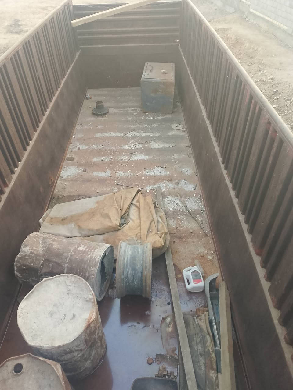 السلام عليكم بدي حديد للبيع المكان بغداد تقاطع النهروان للتفاصيل اتصل ***********
