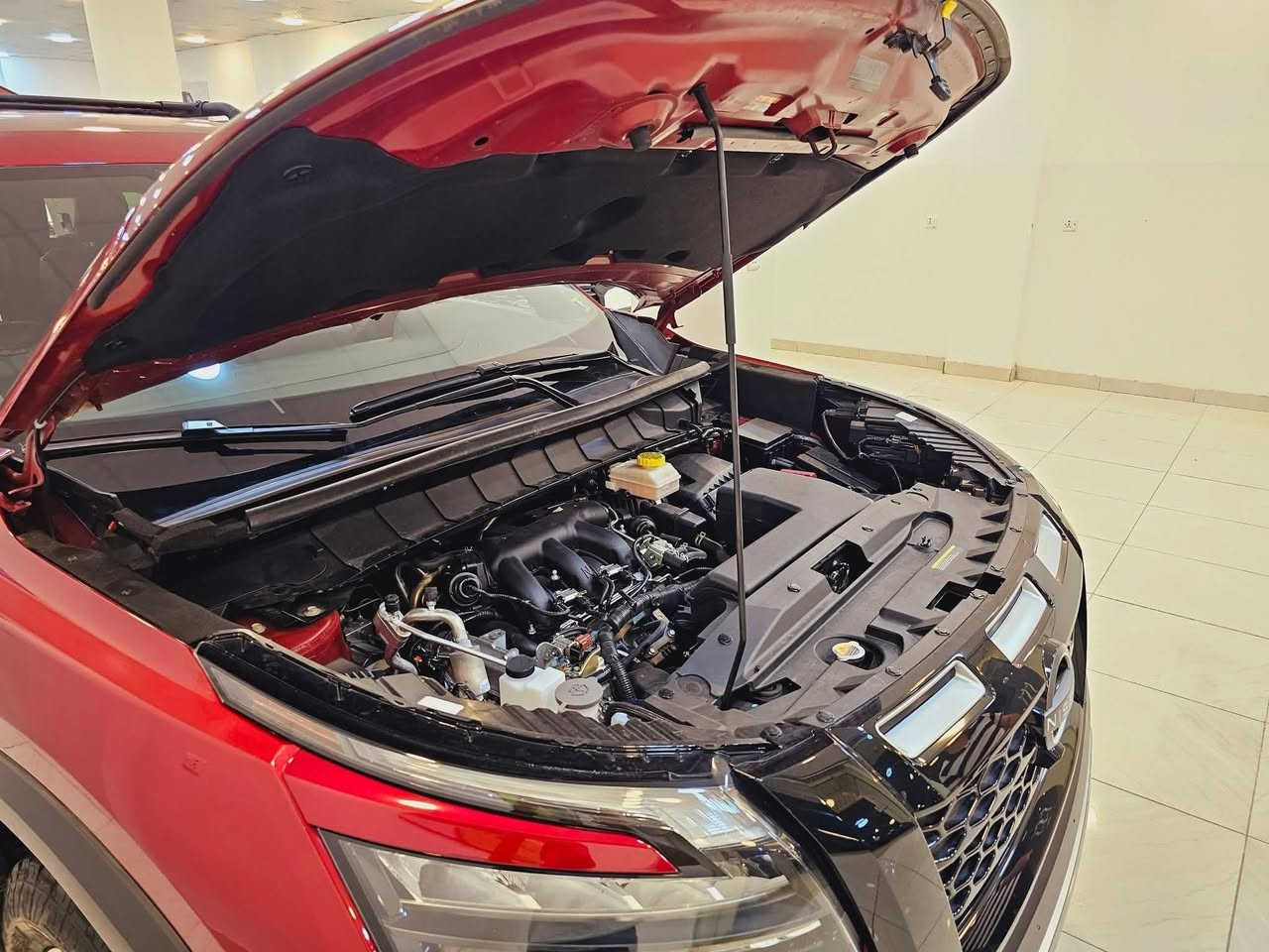 للبيع بسعر مناسب جدا
نيسان باثفايندر ٢٠٢٣ بدون قطرة صبغ
ماشيه 37000

ميزات نيسان باثفايندر روك كريك 2023 هي كالتالي:

# المحرك
- محرك بنزين سعة 3.5 لتر، 6 أسطوانات، بقوة 284 حصان ¹.
- ناقل حركة أوتوماتيكي ب 9 سرعات ¹[3).

# التصميم الداخلي
- مقصورة فاخرة بتصميم أنيق ومريح ¹.
- مقاعد من الجلد مع مساند ذراع ¹.
- نظام تحكم أوتوماتيكي بالمناخ ثلاثي المناطق ¹.
- شاشة معلومات ترفيهية مقاس 8 أو 9 إنشات ¹ ².

# السلامة والأمان
- وسائد هوائية ¹.
- نظام الفرامل المانعة للانغلاق ¹.
- نظام توزيع قوى الكبح إلكترونياً ¹.
- نظام التحكم بثبات المركبة ¹.
- كاميرا محيطية ذكية مع نظام كشف الأجسام المتحركة [2).

# التكنولوجيا والترفيه
- نظام صوتي من 6 سماعات أو 12 سماعة من Bose ¹.
- شاشة عرض معلومات السائق مقاس 7 أو 12.3 إنش ¹.
- منافذ USB وبلوتوث وشاحن لاسلكي ¹.
- نظام ملاحة وتقنية البلوتوث ¹.

# الخارجي
- مصابيح أمامية LED ¹.
- عجلات معدنية مقاس 18 أو 20 إنش ¹.
- مرايا جانبية كهربائية مع إشارات انعطاف ¹.
- أللون ماروني
***********
