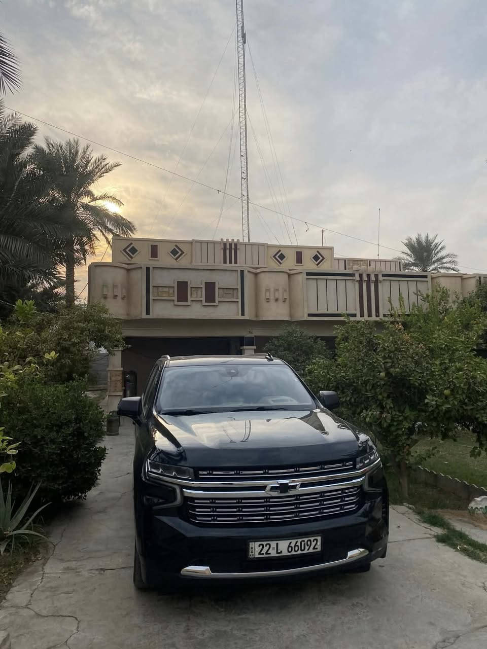 السلام عليكم 
تاهو 2021 بريمير 
اعلى مواصفات بالتاهو 
معروفة مواصفاتها ام الجكات
السيارة رقمها اربيل بأسمي 
ماشية 145 الف 
السيارة بيها شخط شبر بالباب مال سايق جوة المراية 
مسوي بي بي ار ومجرور كرت يعني مصلح وبيها رصعة
وبيها شبر صبغ بالدعامية الخلفية
البقية كفالة كلها من الدعامية للدعامية 
مكان السيارة بغداد ورمادي
رايدها ب465 وبيها مجال بسيط 

***********
