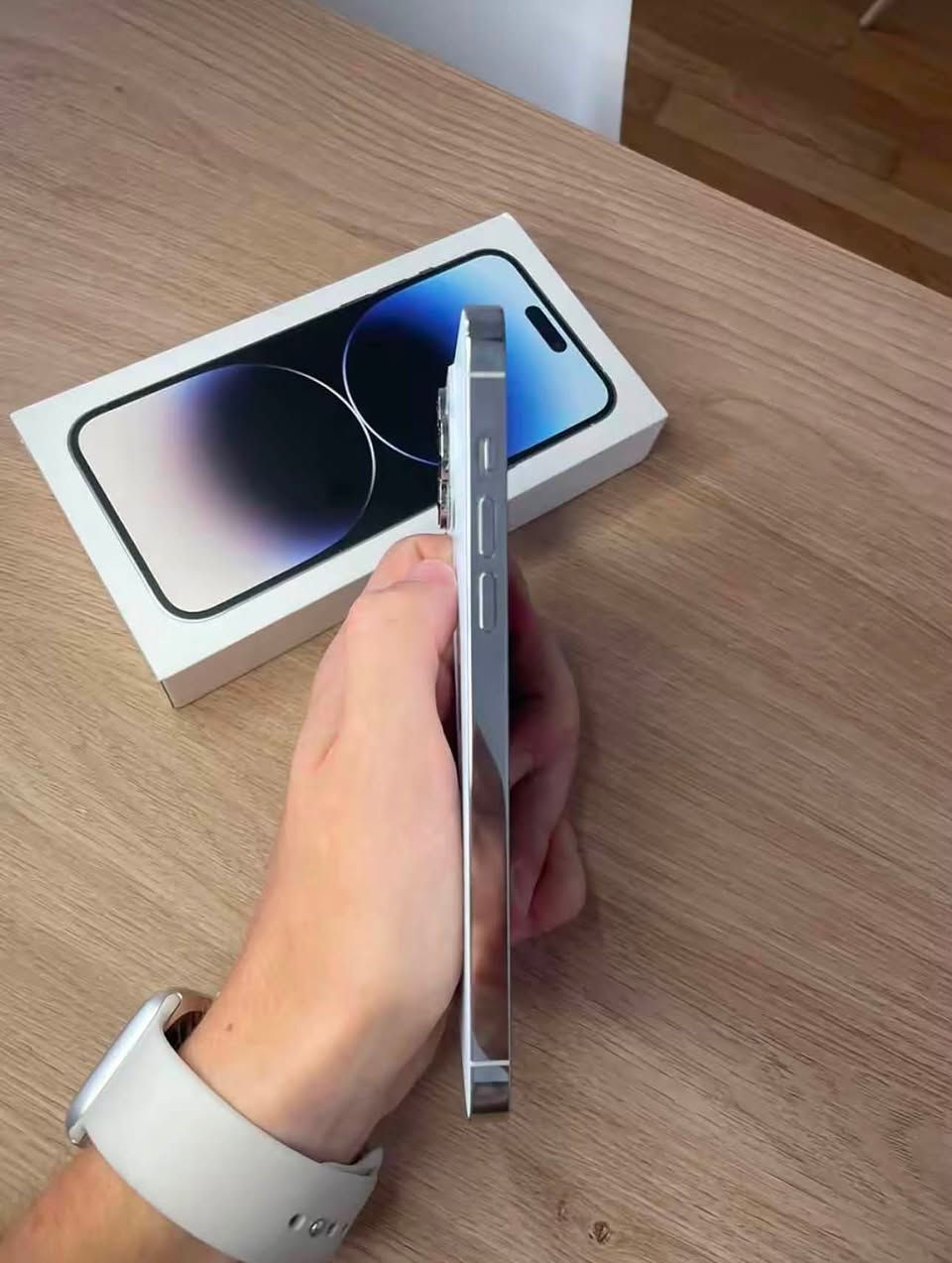 ايفون 14 برو ماكس
وتر بروف مكفول من كلشي وممبدل بي اي شي
عربي شرق اوسط نموذج M
ذاكره 256 بطاريه 89 لا معلايه ولا ماعرف شنو ع فحص
التلفون استعمال شخصي وفول نضافه
غراضه موجوده 
سعره من الاخير 900 الف قفل بدون عمله 
رقمي ***********
