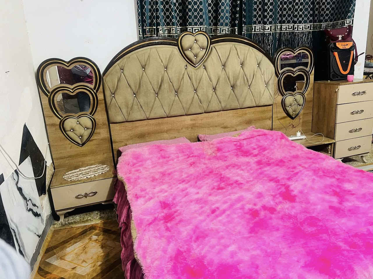 غرفة تركي ٧ قطع للبيع 
السعر ٤٥٠ 
العنوان بغداد البلديات


**إذا كنت صاحب هذا الإعلان وتريد حذفه لأي سبب، رجاءا أرسل رسالة إلى الدعم الفني**