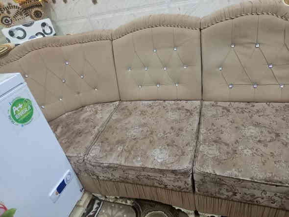 ديوان للبيع سعر 275 وبي مجال ***********
