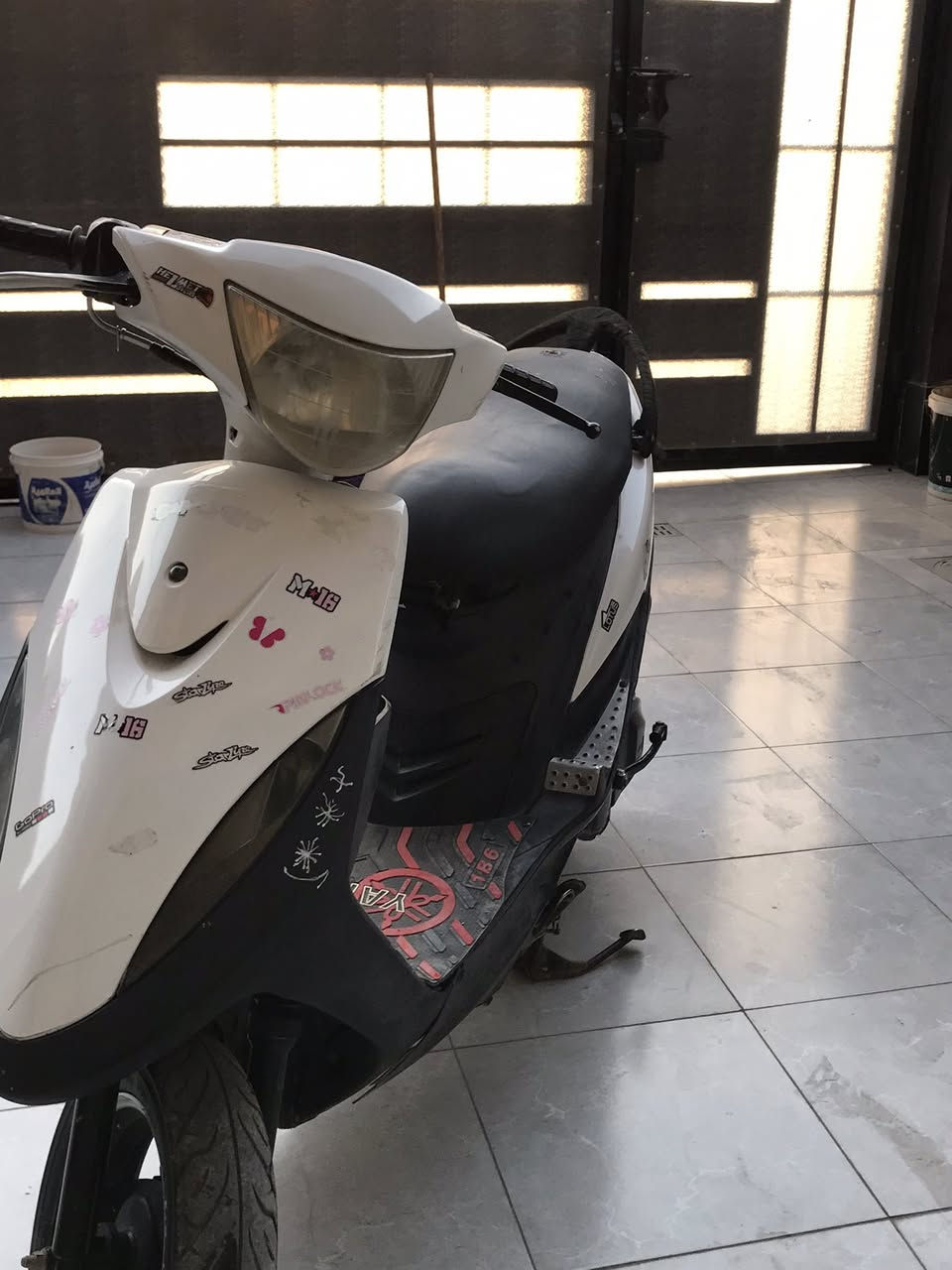 سلام عليكم ماكس عدله للبيع بوشه بلاد كامله مكمله شلعه ومعدل نقصها بس كلوبات اشاير وباتري ب 600 وبيها مجال مكان تحرير ***********
