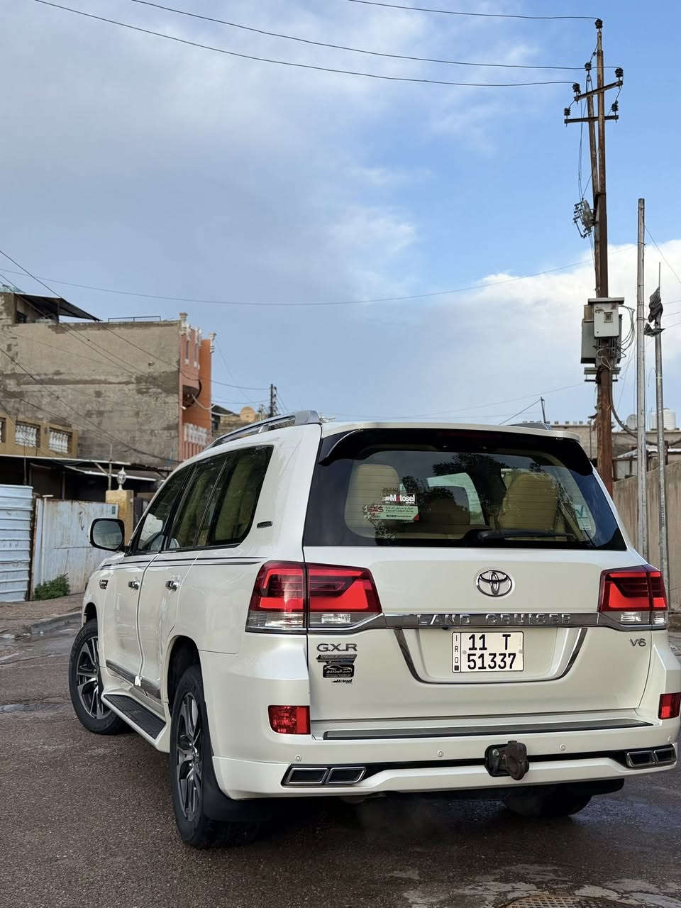 ألسلام عليكم 
للبيع لاندكروز 2020 ساز باب أول
كفالة عامة
المواصفات
بصمة تشغيل+ابواب+صندوق
حساس أمامي خلفي
كامرة خلفية
كشن كهربائي
3 شاشات 
4X4
جكمجة ثلاجة
بانوراما
68 الف قابل للزيادة
وباقي المواصافات المعروفة
المكان بغداد الزعفرانية
للأتصال ***********
