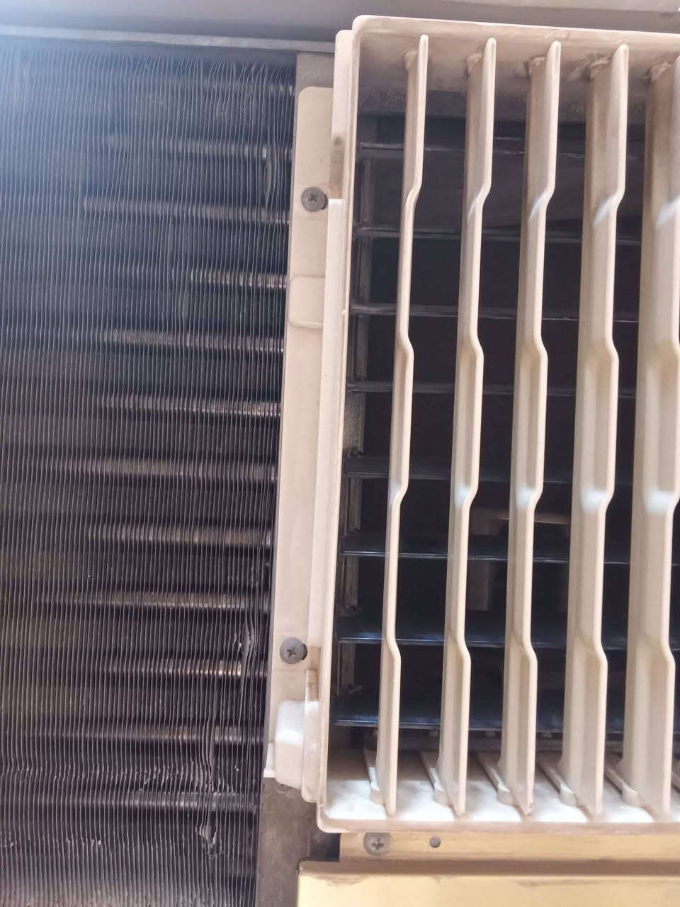 مكيف جنرال نظيف اخو جديد 
سعر٢٥٠ مركز ناصريه حي اور رقم الموبايل ***********
